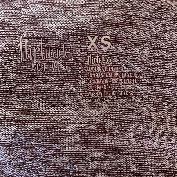 Flirtatude Woman’s Size XS Short Sleeve Ruby Colored Top - Picture 8 of 8